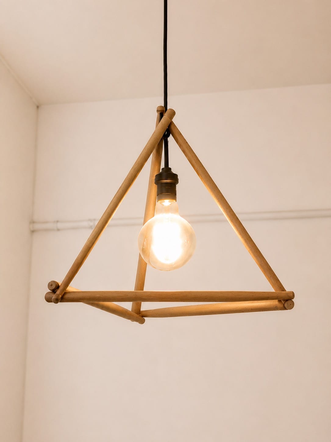 Luminária Tetraedro Baquetas